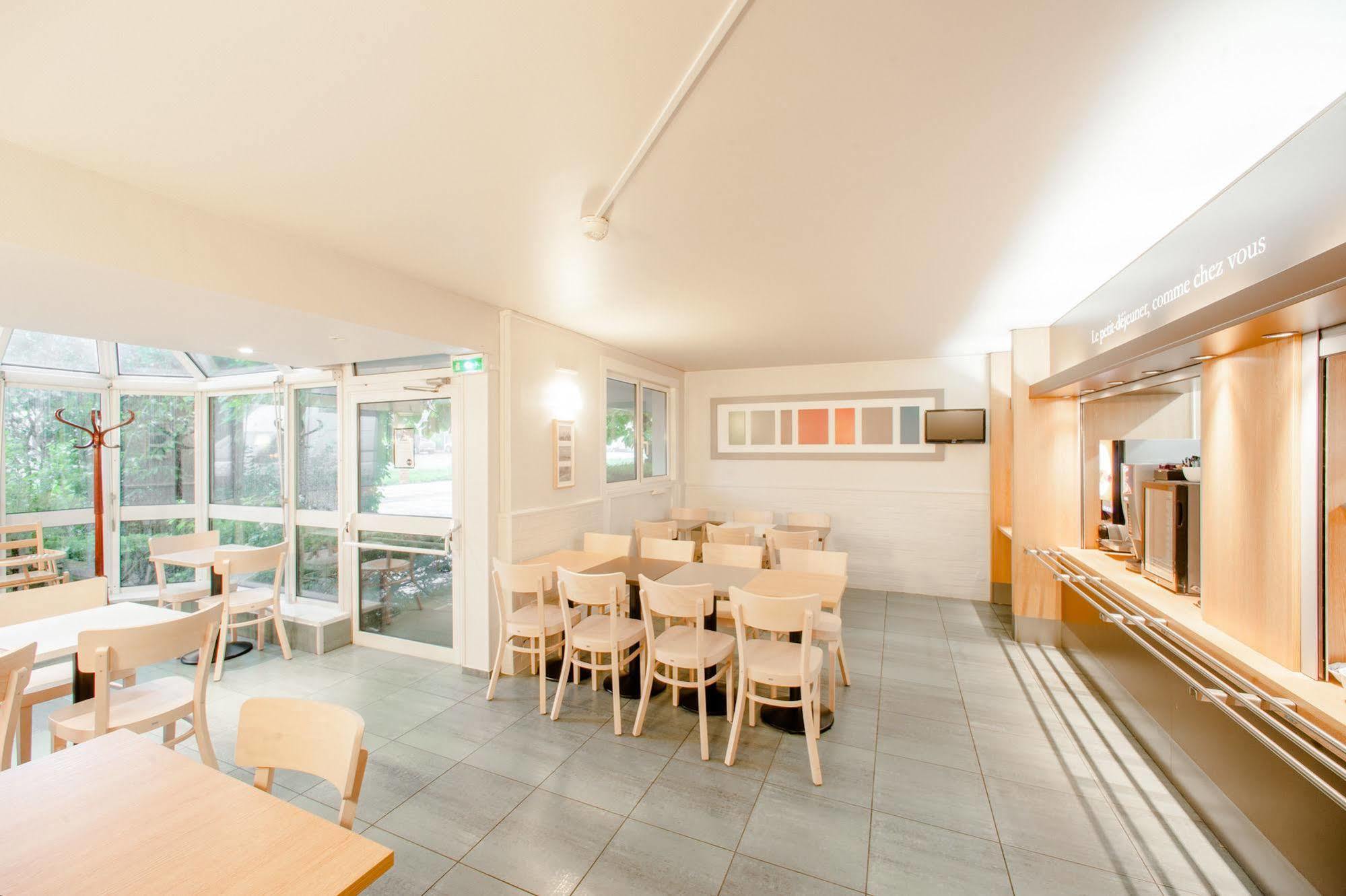 B&B Hotel Pontault Combault 외부 사진