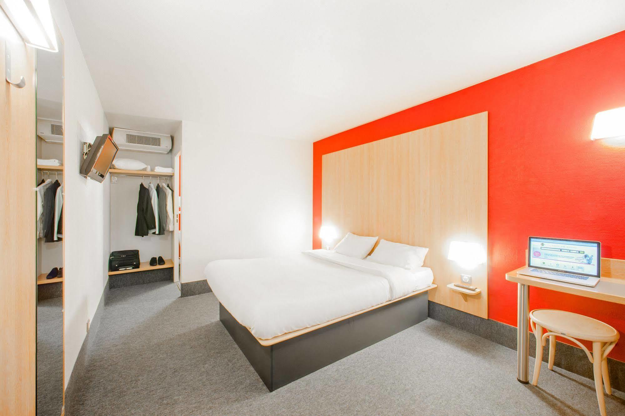 B&B Hotel Pontault Combault 외부 사진